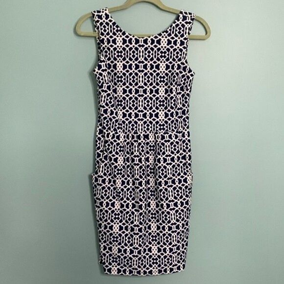 JUDE CONNALLY BETH DRESS IN LATTICE GEO NAVY - Picture 2 of 9